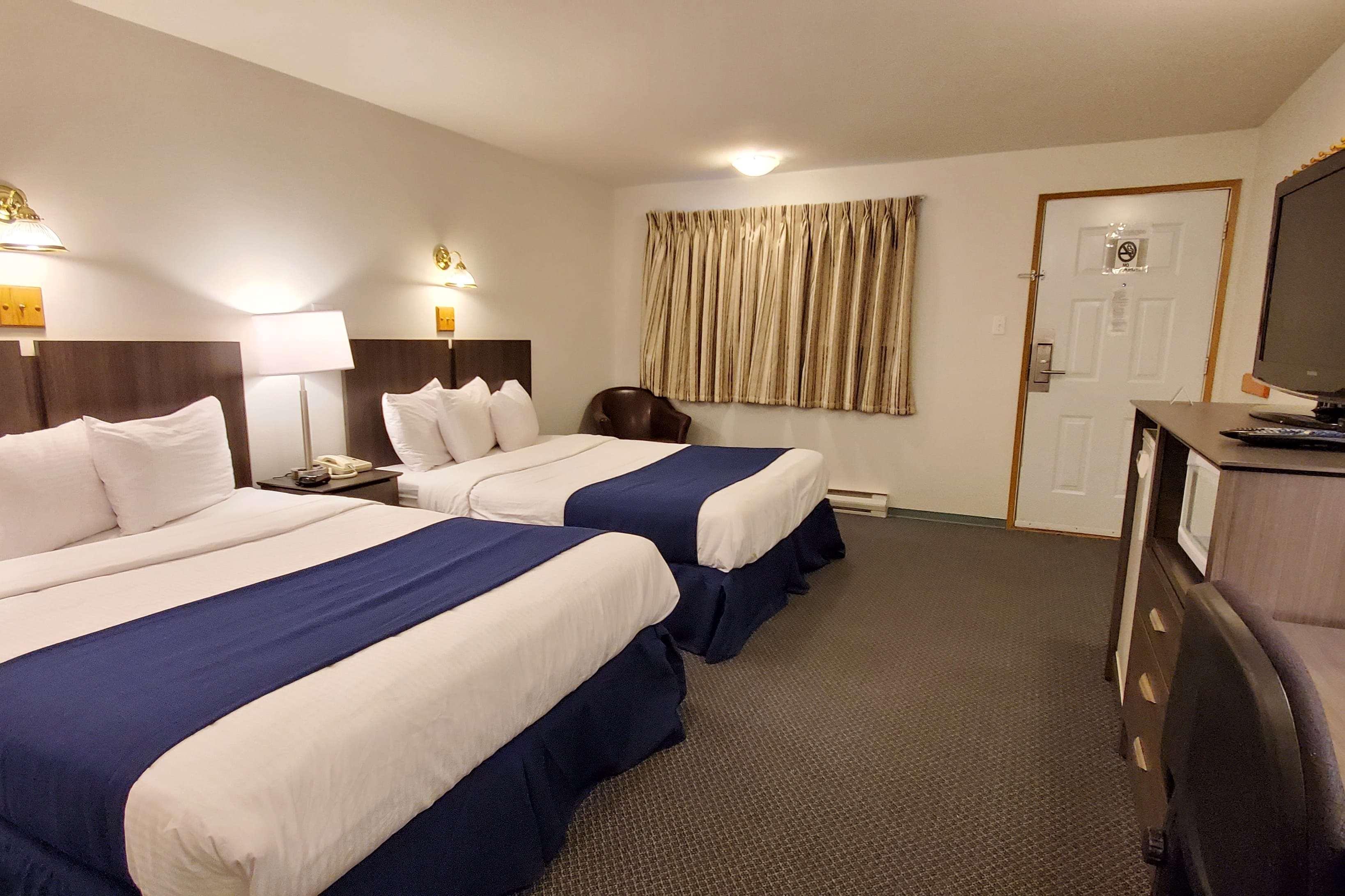Travelodge By Wyndham Mcbride Bagian luar foto