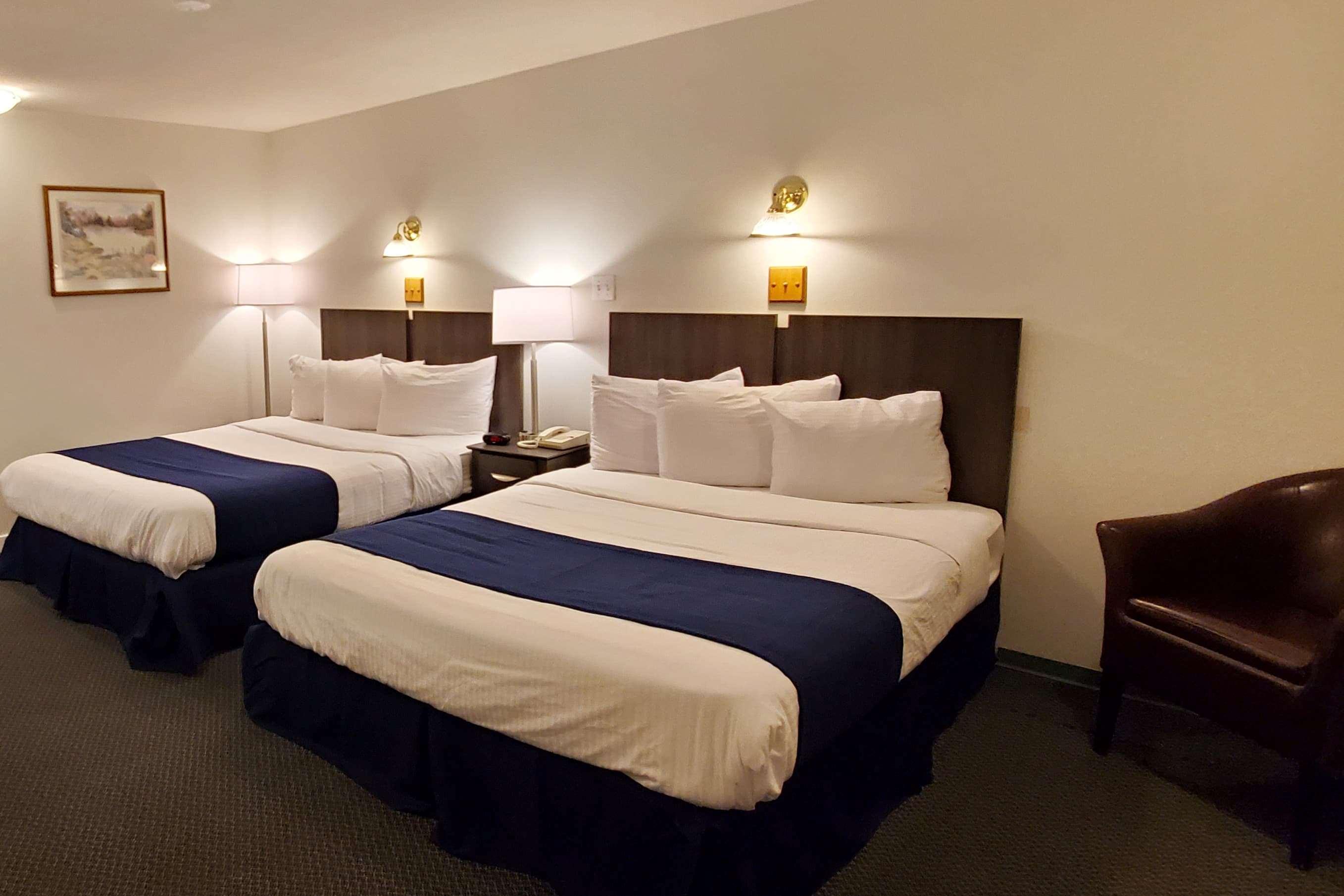 Travelodge By Wyndham Mcbride Bagian luar foto