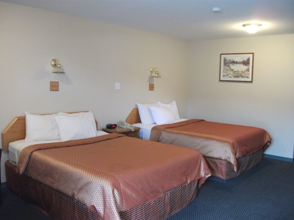Travelodge By Wyndham Mcbride Bagian luar foto
