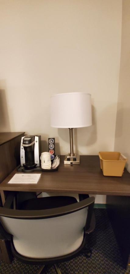Travelodge By Wyndham Mcbride Bagian luar foto