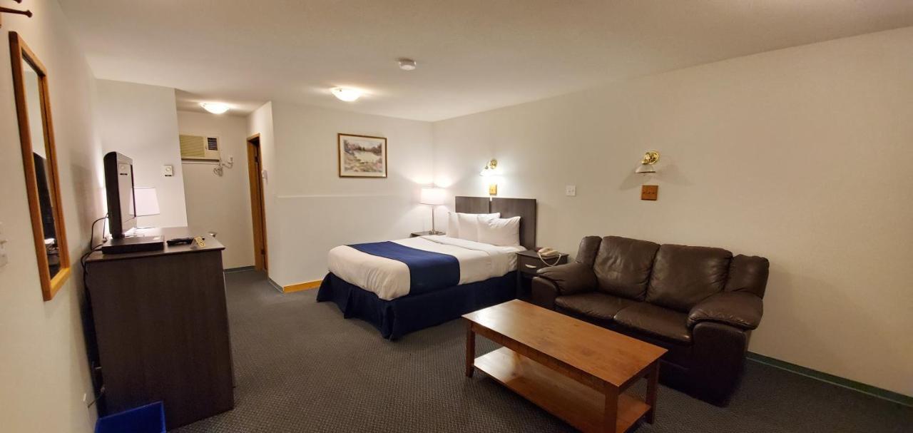 Travelodge By Wyndham Mcbride Bagian luar foto